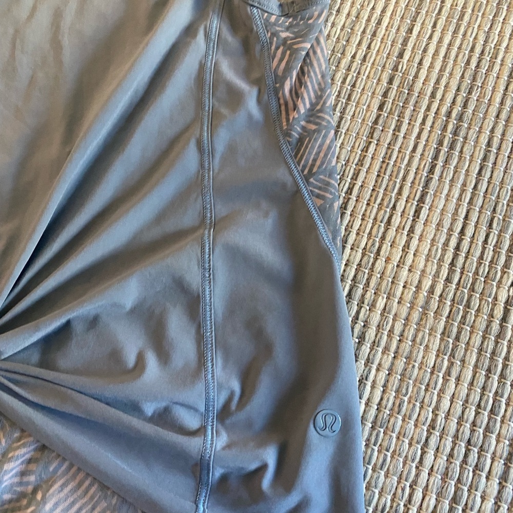 Lululemon Work-Out Tank Top - Picture 3 of 3
